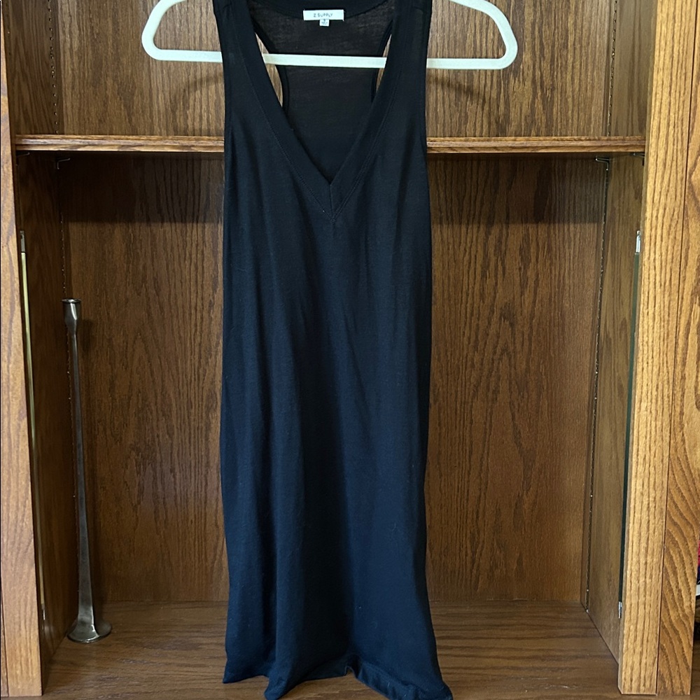 Z Supply Women’s V neck size Small Sleeveless tank dress Black pockets